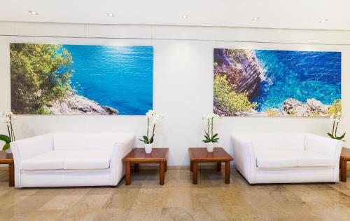 Imagen de los interiores del Hotel Globales Santa Ponsa Park. Foto 14