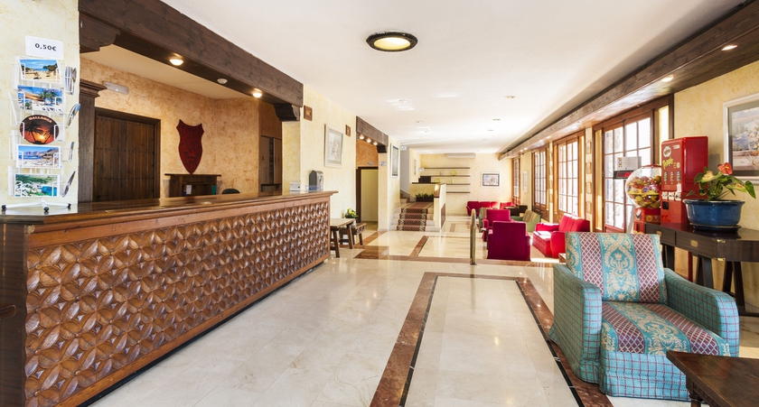 Imagen de los interiores del Hotel Globales Simar. Foto 14