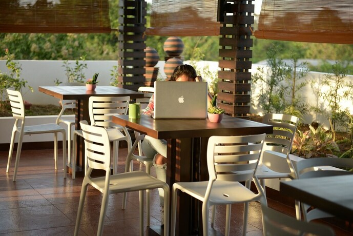 Imagen del bar/restaurante del Hotel Globetrotter Inn Palawan. Foto 18