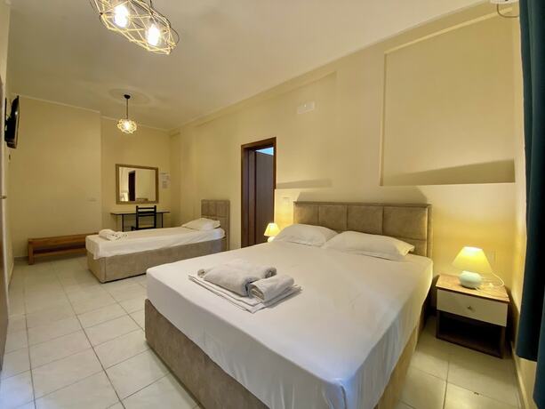 Imagen de la habitación del Hotel Globo, Durres. Foto 11