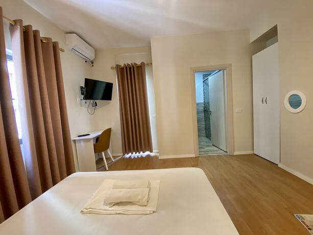 Imagen de la habitación del Hotel Globo, Durres. Foto 20