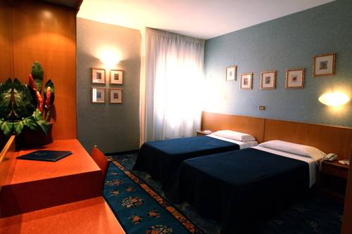 Imagen de la habitación del Hotel Globo, Spezzano. Foto 8