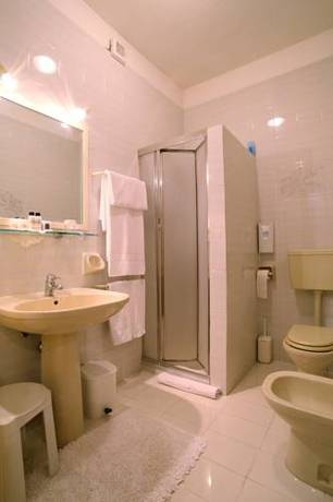 Imagen de la habitación del Hotel Globo, Spezzano. Foto 15