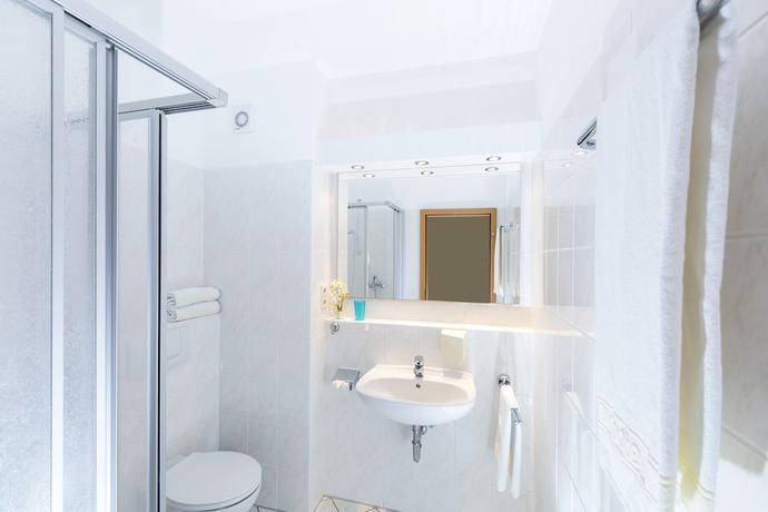 Imagen de la habitación del Hotel Globotel Business. Foto 16