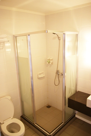 Imagen de la habitación del Hotel Glodok Plaza. Foto 7