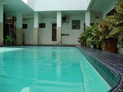 Imagen de la piscina del Hotel Gloria Amanda. Foto 5