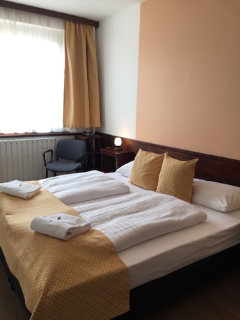 Imagen de la habitación del Hotel Gloria Budapest City Center. Foto 10