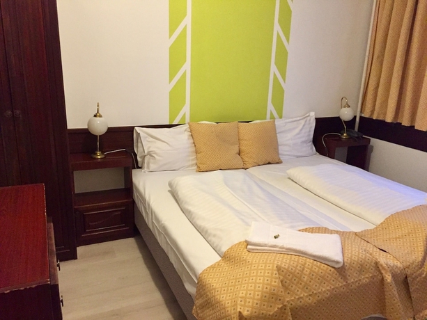 Imagen de la habitación del Hotel Gloria Budapest City Center. Foto 11