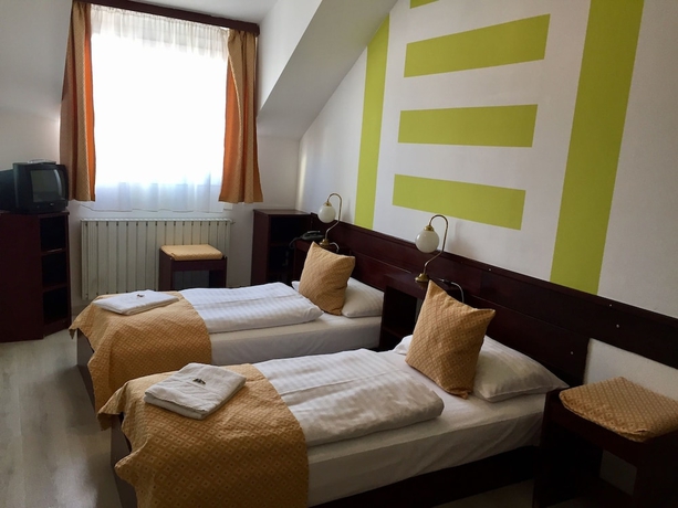 Imagen de la habitación del Hotel Gloria Budapest City Center. Foto 12