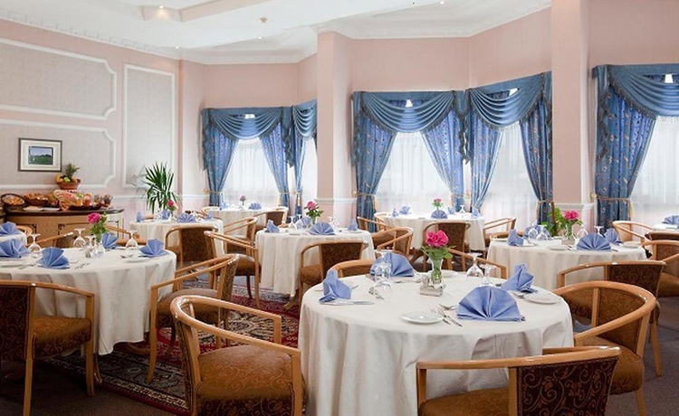 Imagen del bar/restaurante del Hotel Gloria Inn Najran. Foto 2