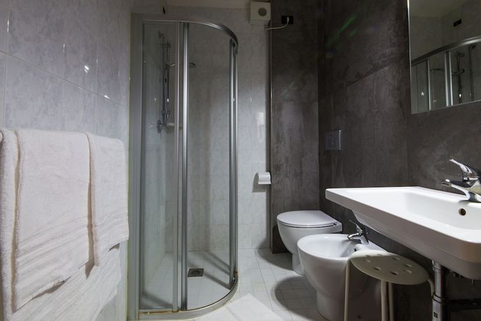 Imagen de la habitación del Hotel Gloria, Lignano Sabbiadoro. Foto 9