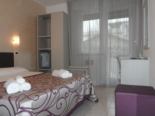 Imagen de la habitación del Hotel Gloria, Lignano Sabbiadoro. Foto 11
