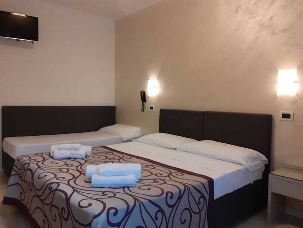Imagen de la habitación del Hotel Gloria, Lignano Sabbiadoro. Foto 12