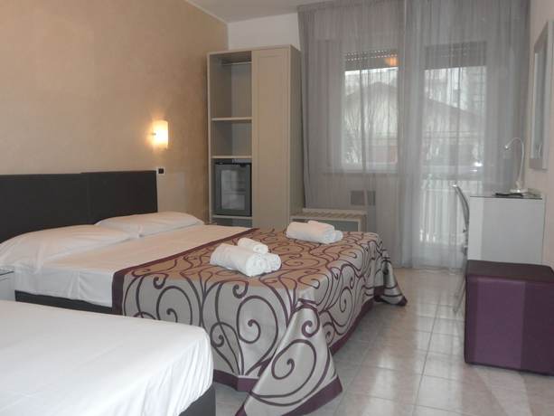 Imagen de la habitación del Hotel Gloria, Lignano Sabbiadoro. Foto 14