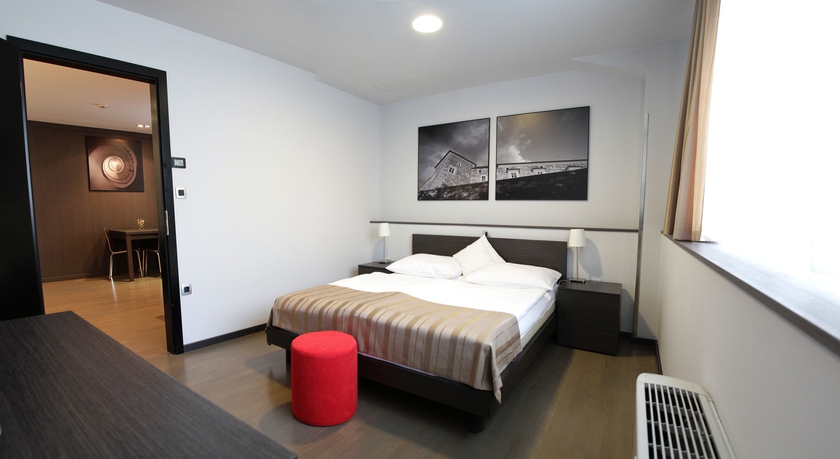 Imagen de la habitación del Hotel Gloria, Liubliana. Foto 6