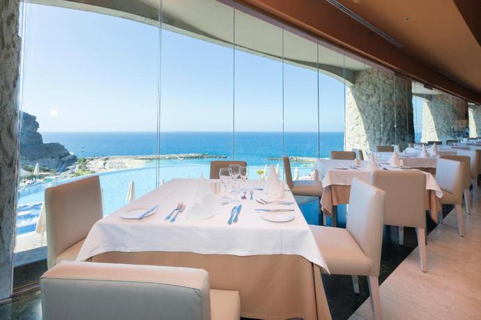 Imagen del bar/restaurante del Hotel Gloria Palace Royal and Spa. Foto 2