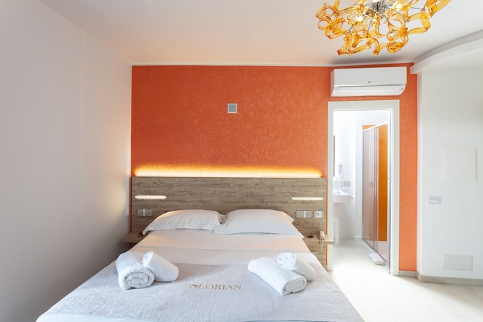 Imagen de la habitación del Hotel Glorian. Foto 7