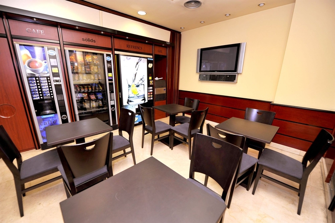 Imagen de los interiores del Hotel Glories. Foto 10