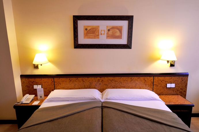 Imagen de la habitación del Hotel Glories. Foto 6