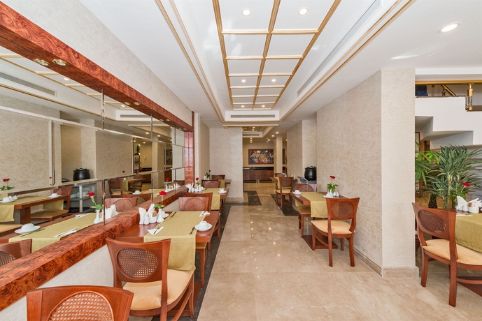 Imagen del bar/restaurante del Hotel Glorious. Foto 7