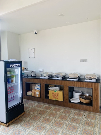 Imagen del bar/restaurante del Hotel Glorious Grand. Foto 2