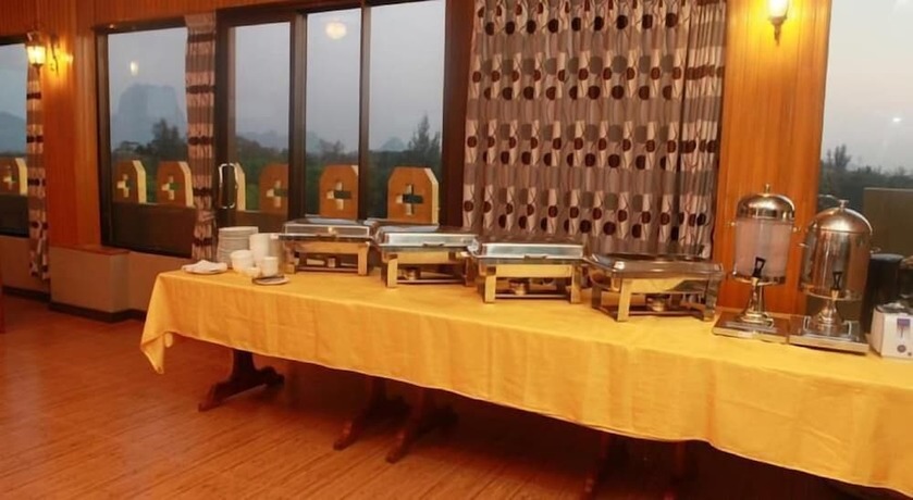 Imagen del bar/restaurante del Hotel Glory. Foto 4