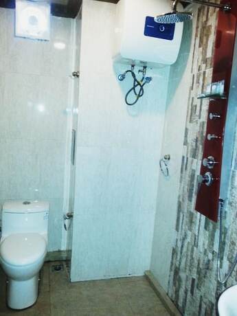 Imagen de la habitación del Hotel Glory. Foto 11