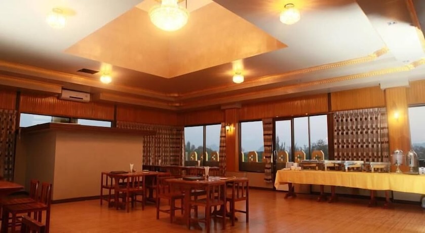 Imagen de los interiores del Hotel Glory. Foto 19