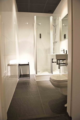 Imagen de la habitación del Hotel Glow. Foto 7