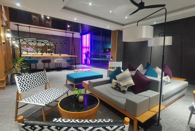 Imagen de los interiores del Hotel Glow Mira Karon Beach. Foto 20