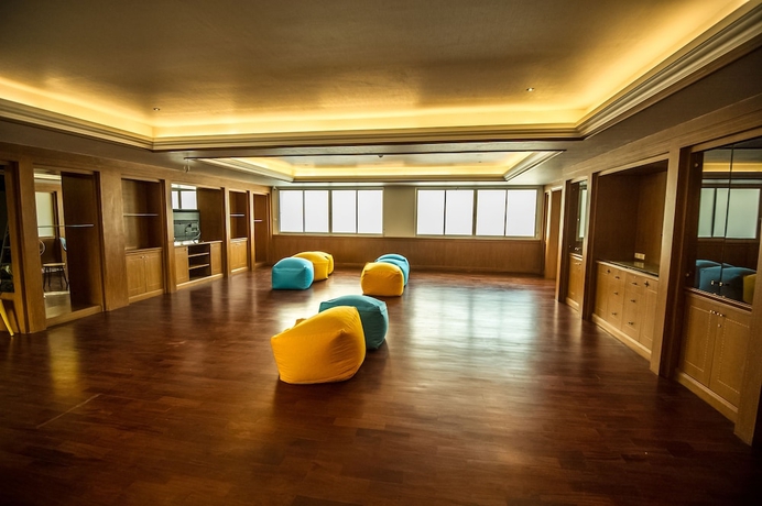 Imagen de los interiores del Hotel Glur Central Pratunam. Foto 16