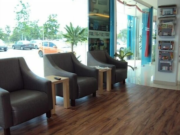 Imagen de los interiores del Hotel Gm City. Foto 35