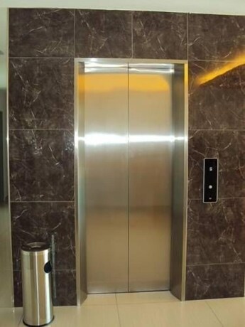 Imagen de los interiores del Hotel Gm City. Foto 39