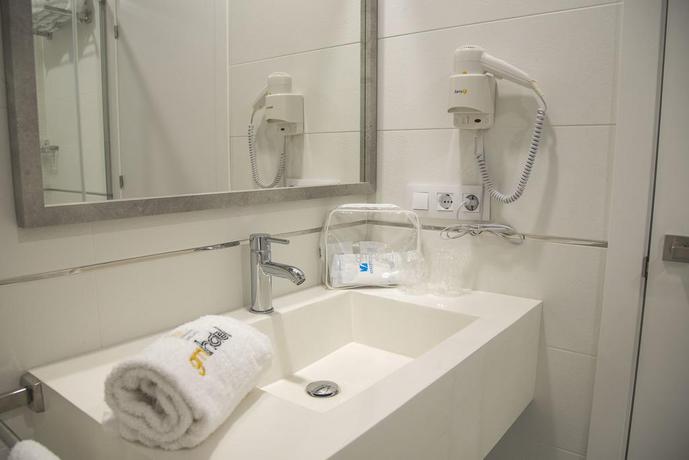 Imagen de la habitación del Hotel Gmhotel. Foto 5