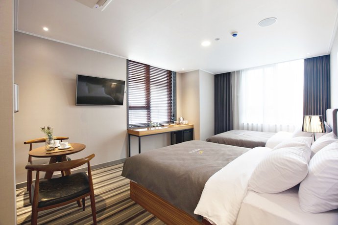 Imagen de la habitación del Hotel Gnb. Foto 5