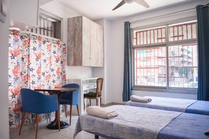 Imagen de la habitación del Hotel Go Bcn Hostal Ideal Badal - Hostel. Foto 13