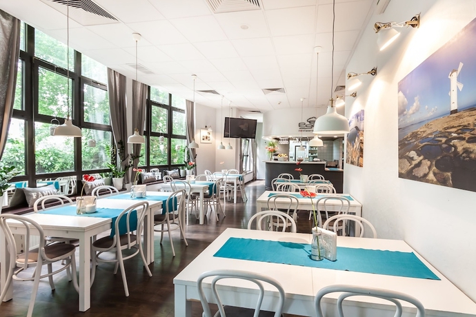 Imagen del bar/restaurante del Hotel Go Carcow Resort. Foto 3