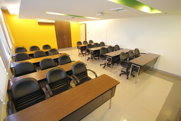 Imagen de los interiores del Hotel Go Hotels Otis - Manila. Foto 7