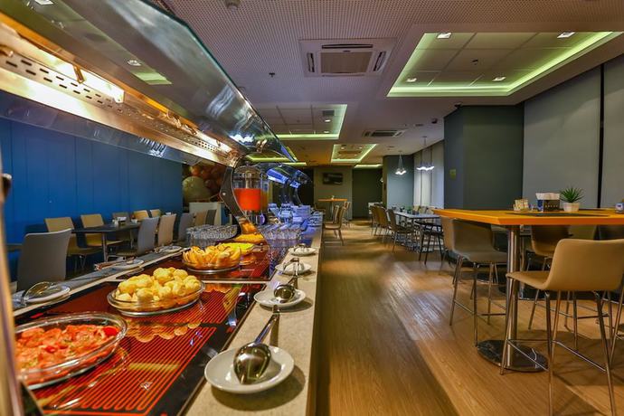 Imagen del bar/restaurante del Hotel Go Inn Santo Andr&eacute;. Foto 4