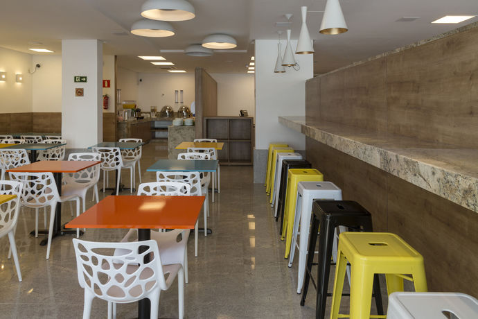 Imagen del bar/restaurante del Hotel Go Inn Vitoria. Foto 2