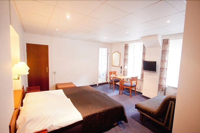 Imagen de la habitación del Hotel Go Saga. Foto 14