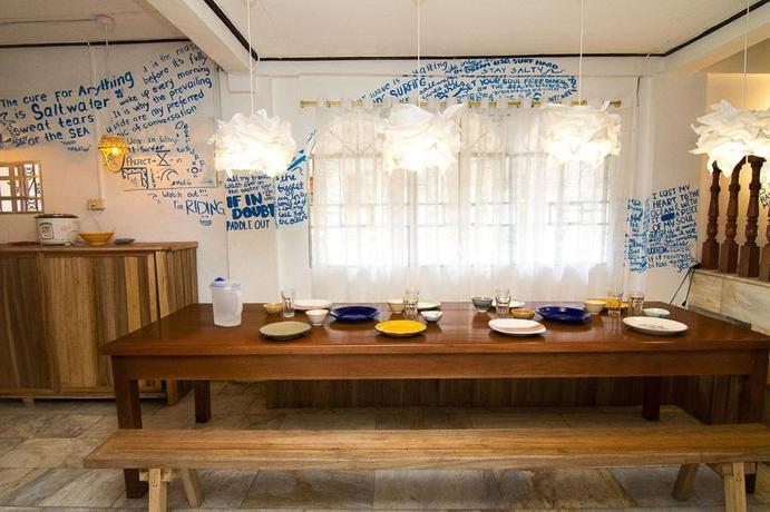 Imagen del bar/restaurante del Hotel Go Surfari House. Foto 2