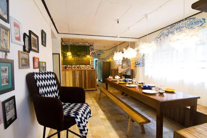 Imagen del bar/restaurante del Hotel Go Surfari House. Foto 4