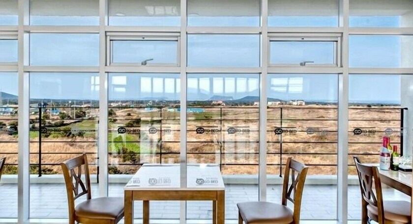 Imagen del bar/restaurante del Hotel Go To Bed. Foto 8