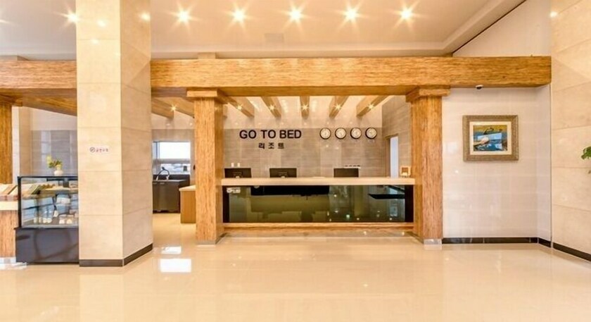 Imagen de los interiores del Hotel Go To Bed. Foto 17