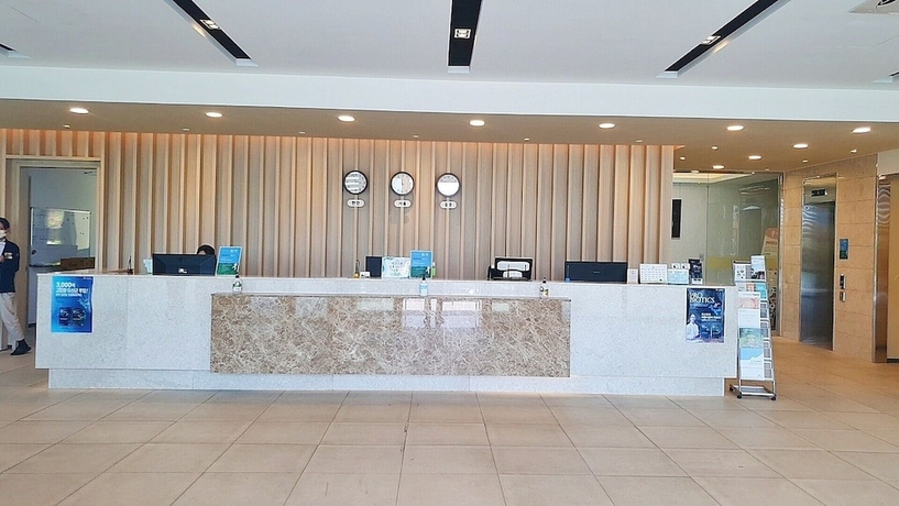 Imagen de los interiores del Hotel GoChang Well Park City Healing County. Foto 18