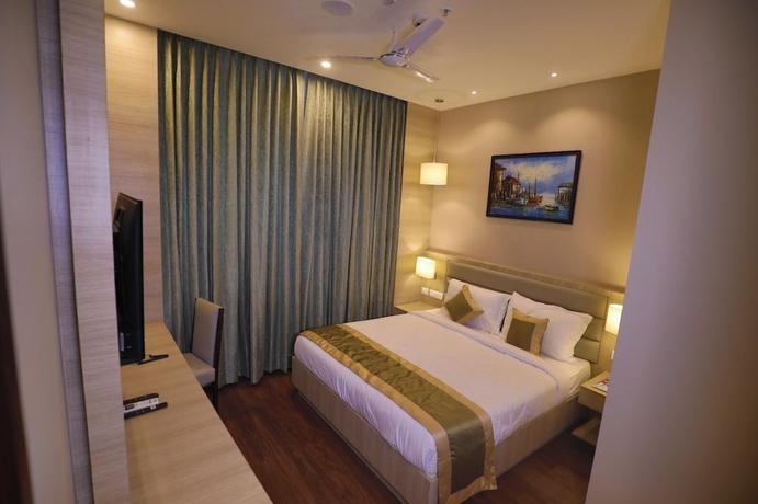 Imagen de la habitación del Hotel Goa Country Club By Pearl Near Udyog vihar Yashobhoomi. Foto 9