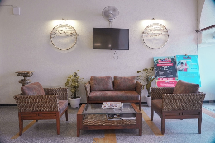 Imagen de los interiores del Hotel Goa Country Club By Pearl Near Udyog vihar Yashobhoomi. Foto 12