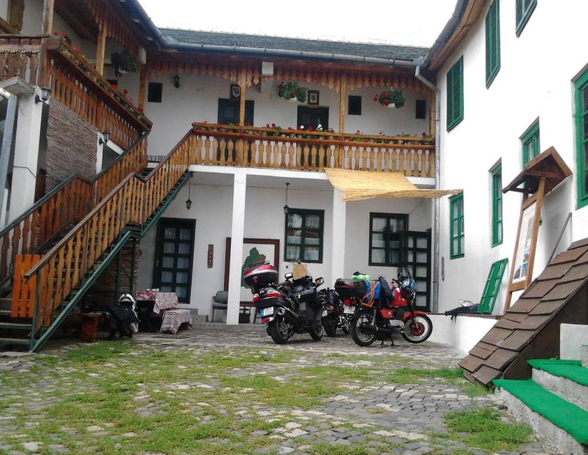 Imagen general del Hotel G&oacute;b&eacute; Cs&aacute;rda. Foto 2