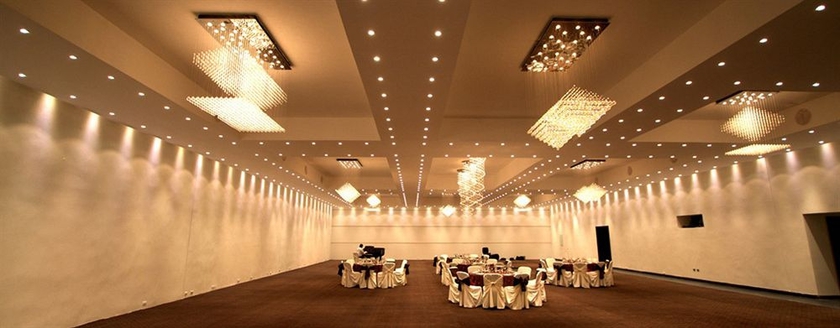 Imagen de los interiores del Hotel Gobernador. Foto 7